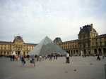 tn LouvrePyramid3
