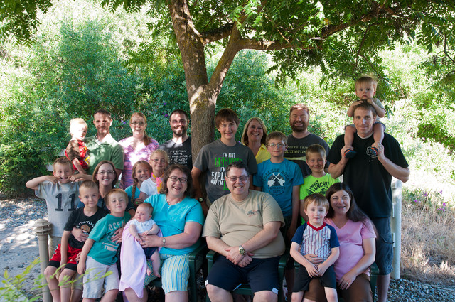 NufferFamilyPicture2014d